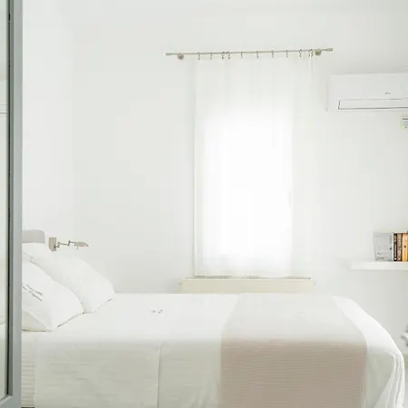 White Shell Ano Syros