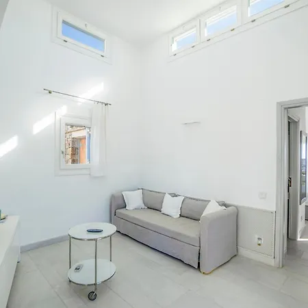 Villa White Shell