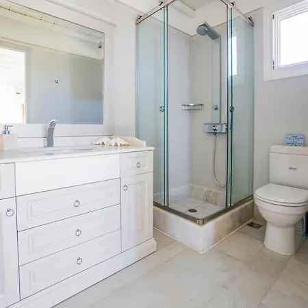 Villa White Shell